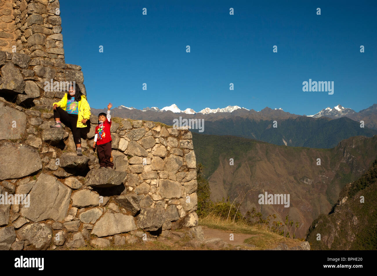Girl machu picchu hi-res stock photography and images - Alamy