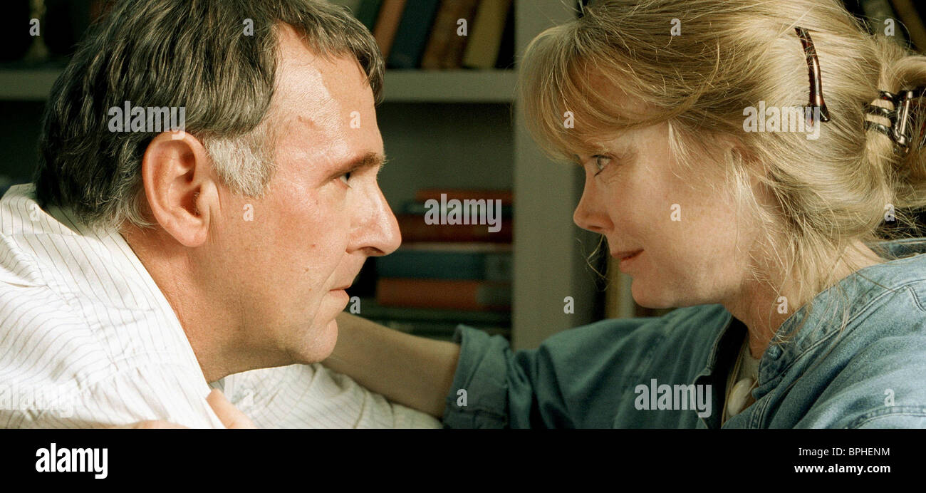 Tom Wilkinson Sissy Spacek In The Bedroom 2001 Stock