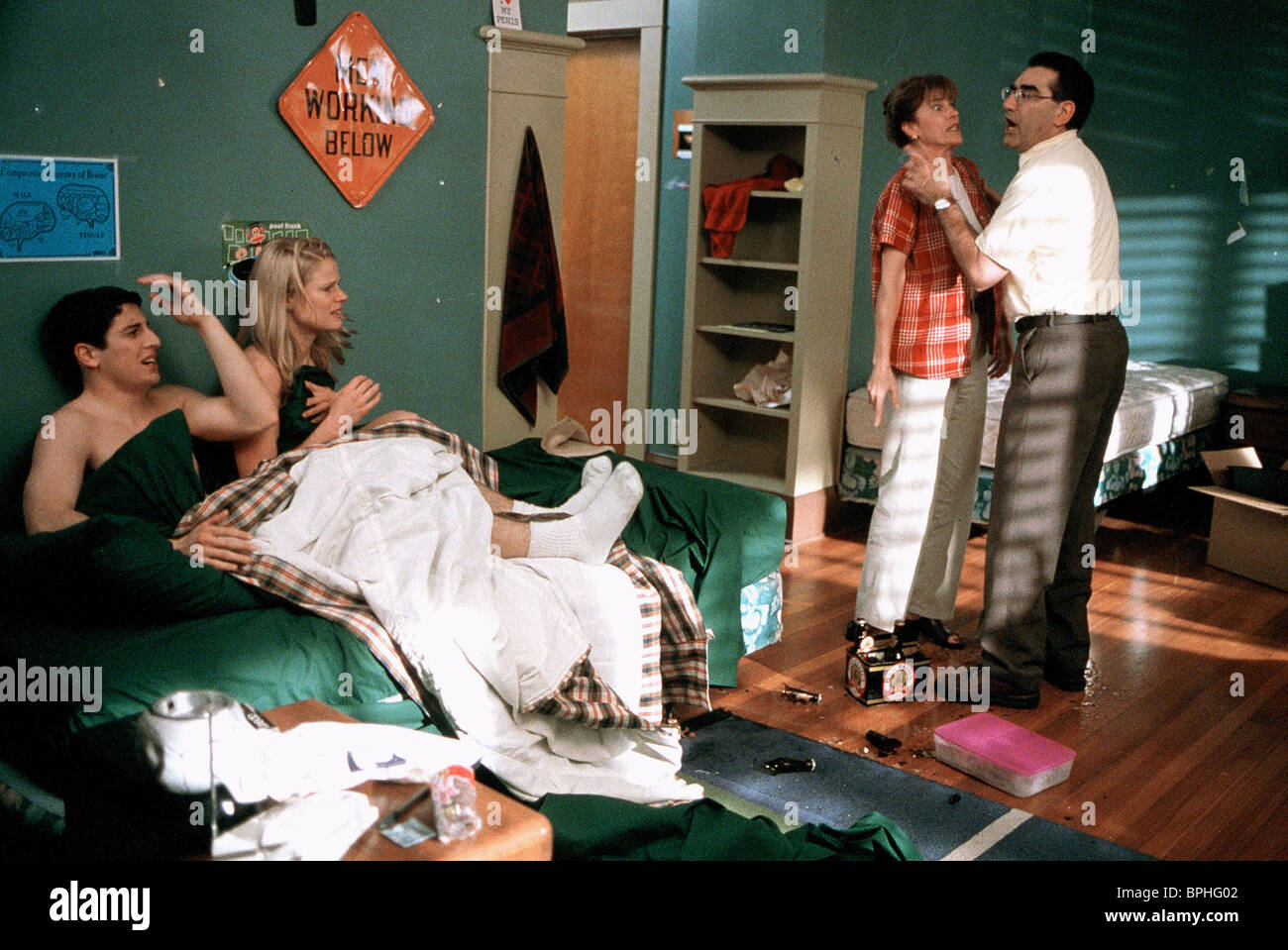 JASON BIGGS JOELLE CARTER MOLLY CHEEK & EUGENE LEVY AMERICAN PIE 2 