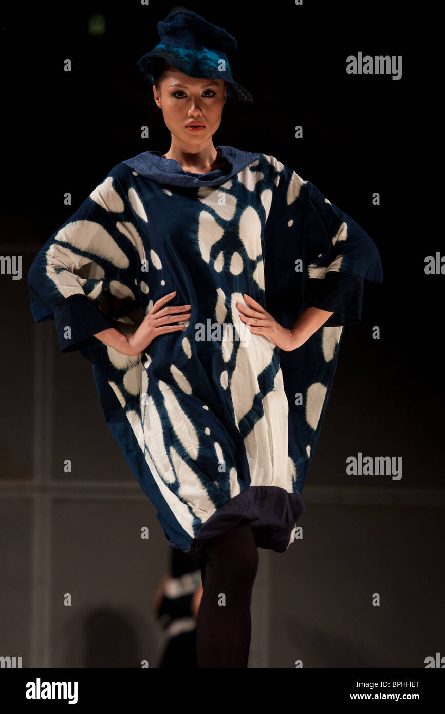 Asian fashion designer show Stock Photo - Alamy