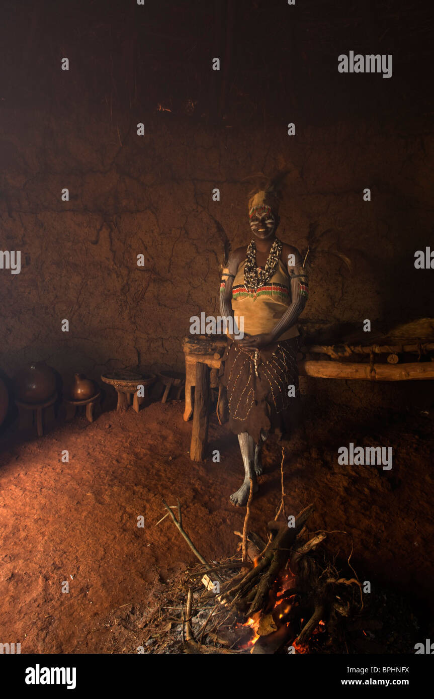 Kikuyu Woman In Her Hut Nyeri Central Highlands Kenya Stock Photo