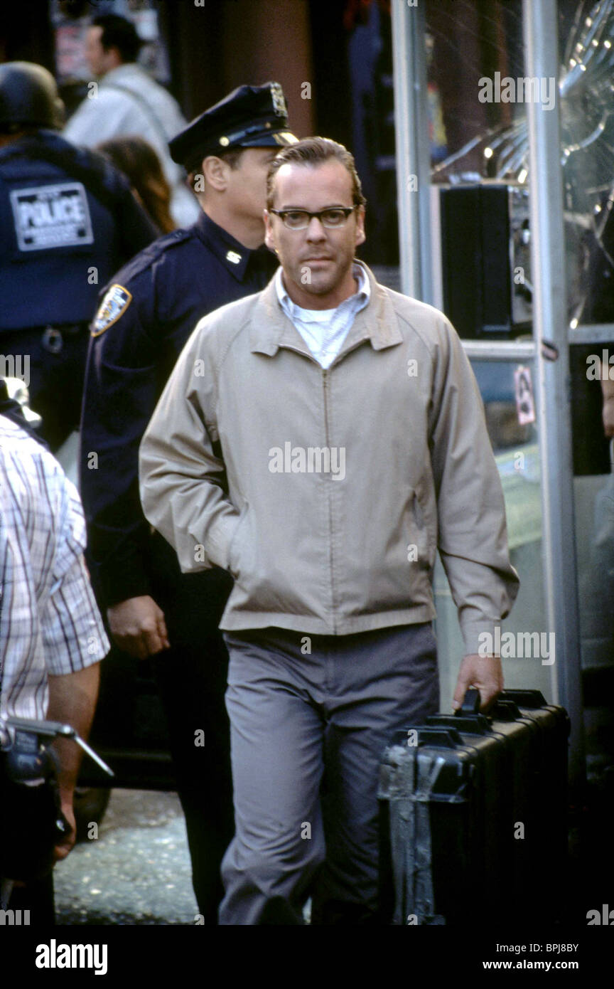 KIEFER SUTHERLAND PHONE BOOTH (2002 Stock Photo: 31134543 ...