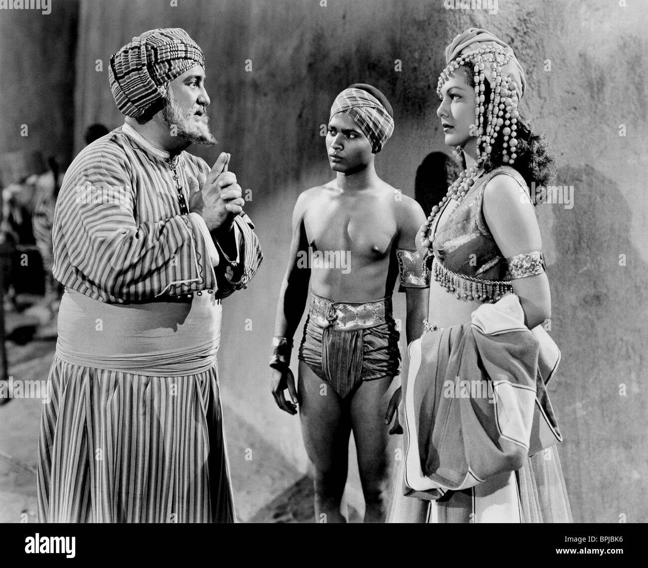 BILLY GILBERT , SABU, MARIA MONTEZ, ARABIAN NIGHTS, 1942 Stock Photo