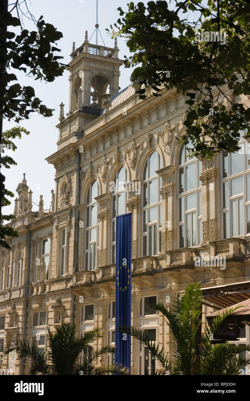 Vintage architecture, detail of ancient building in town Russe, Ruse ...