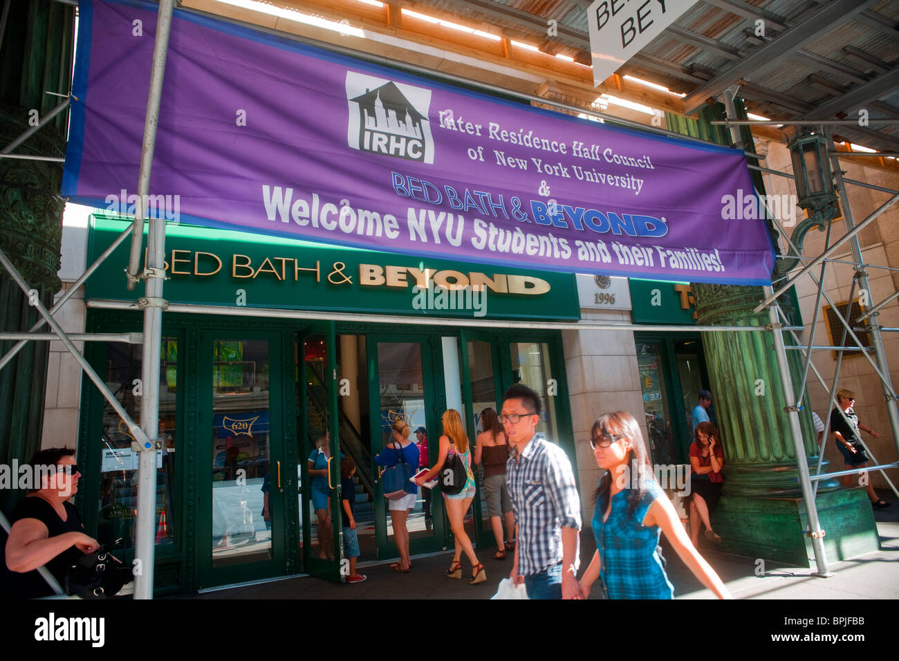 Bed Bath and Beyond in New York New York University students