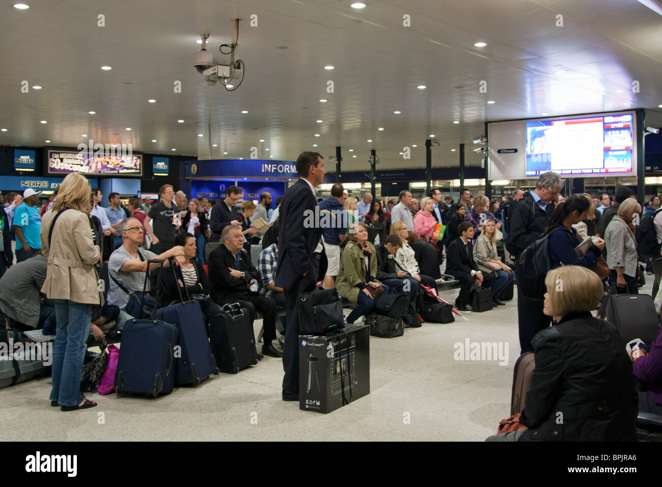 Kings Cross Station Concourse - London Stock Photo - Alamy