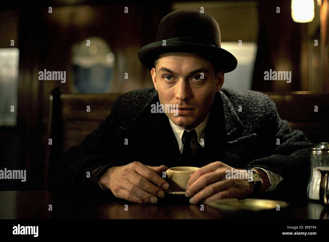 Jude Law Road To Perdition 2002 Stock Photo Alamy