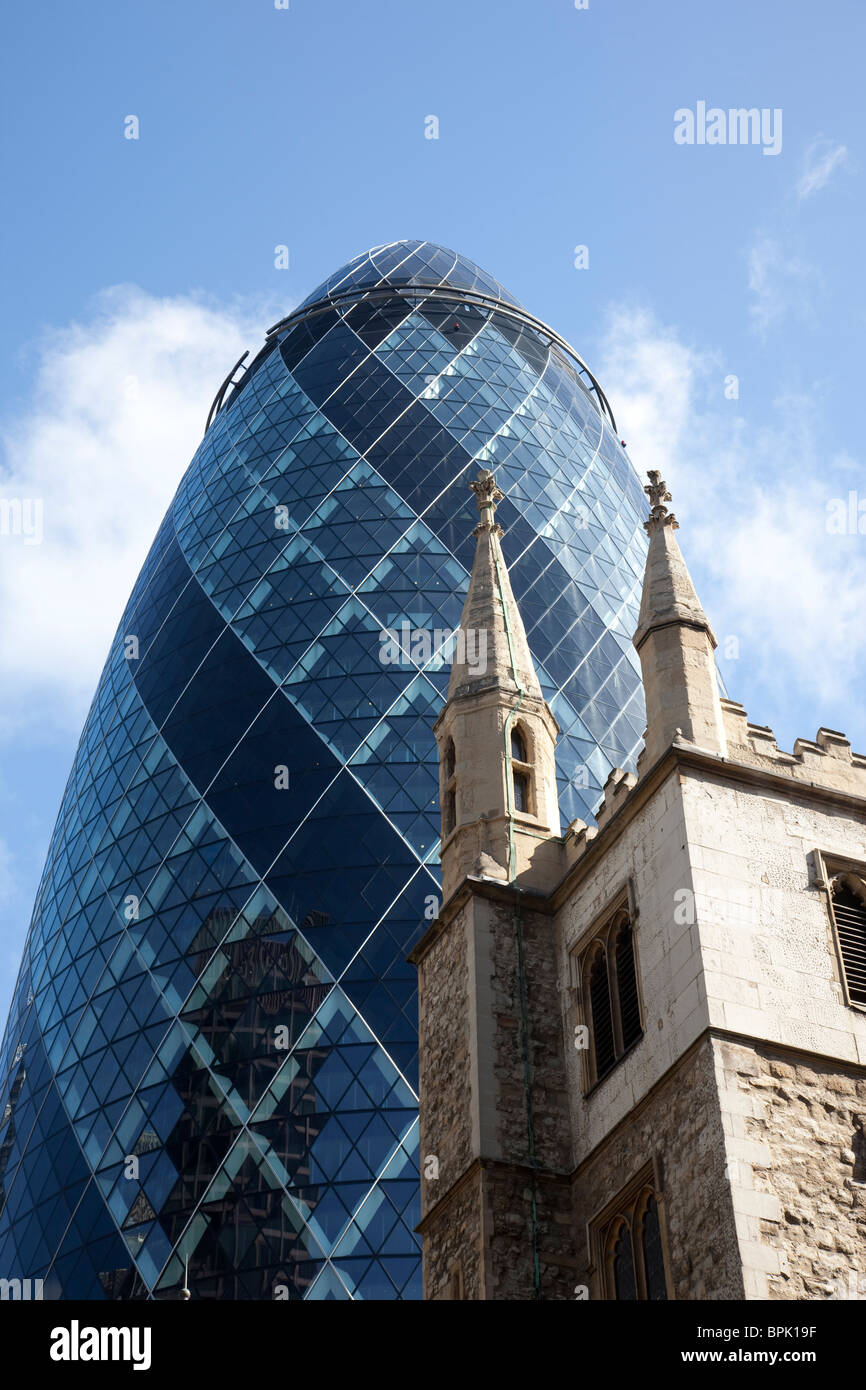 30 St Mary Axe, also known as the Gherkin, in London's main financial district, the City of London, UK. Photo:Jeff Gilbert Stock Photo