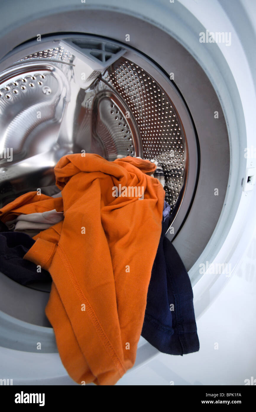 Washing machine laundry basket hires stock photography and images Alamy