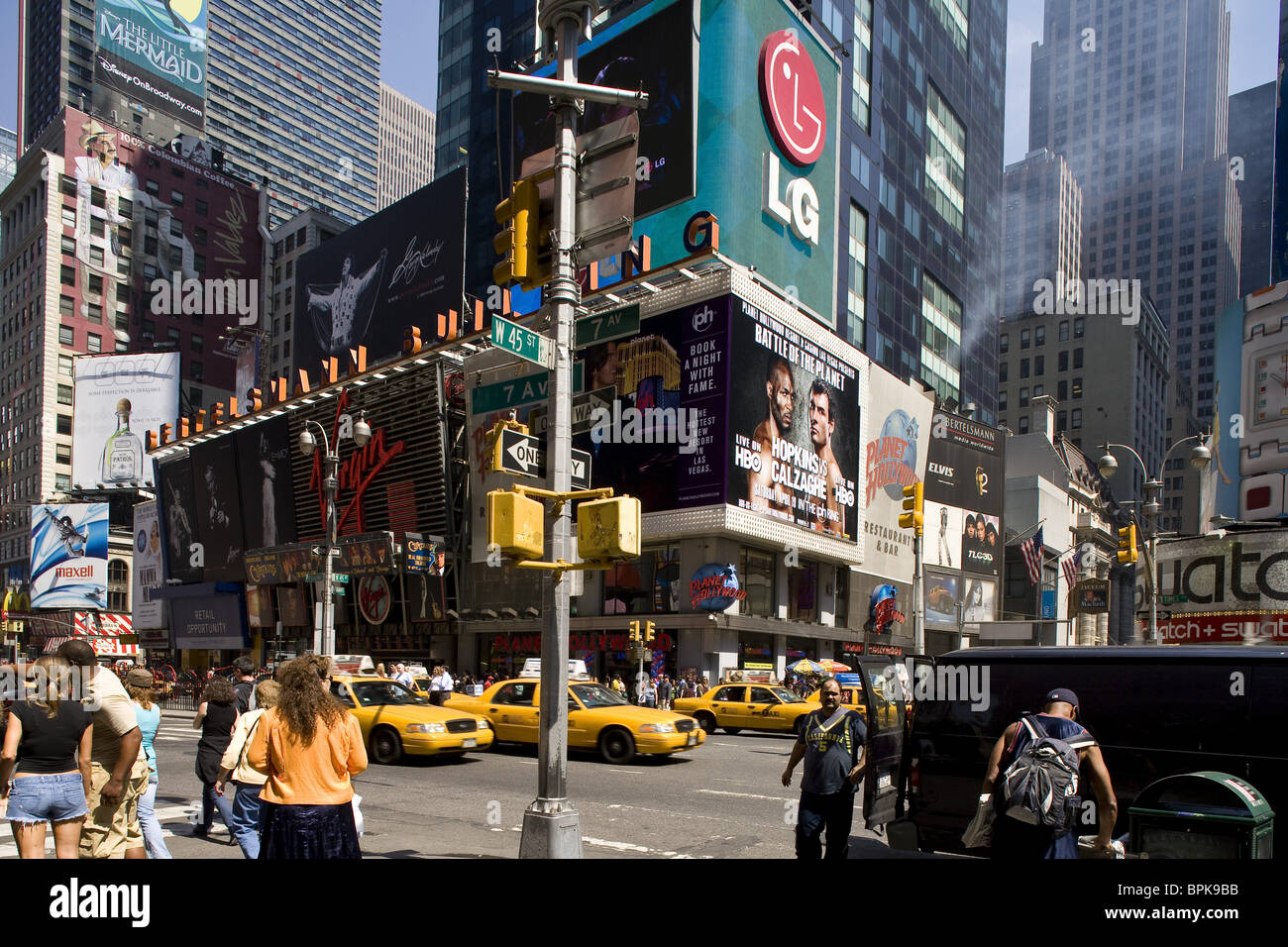 Street scene on Times Square, Broadway, Downtown Manhattan, New York
