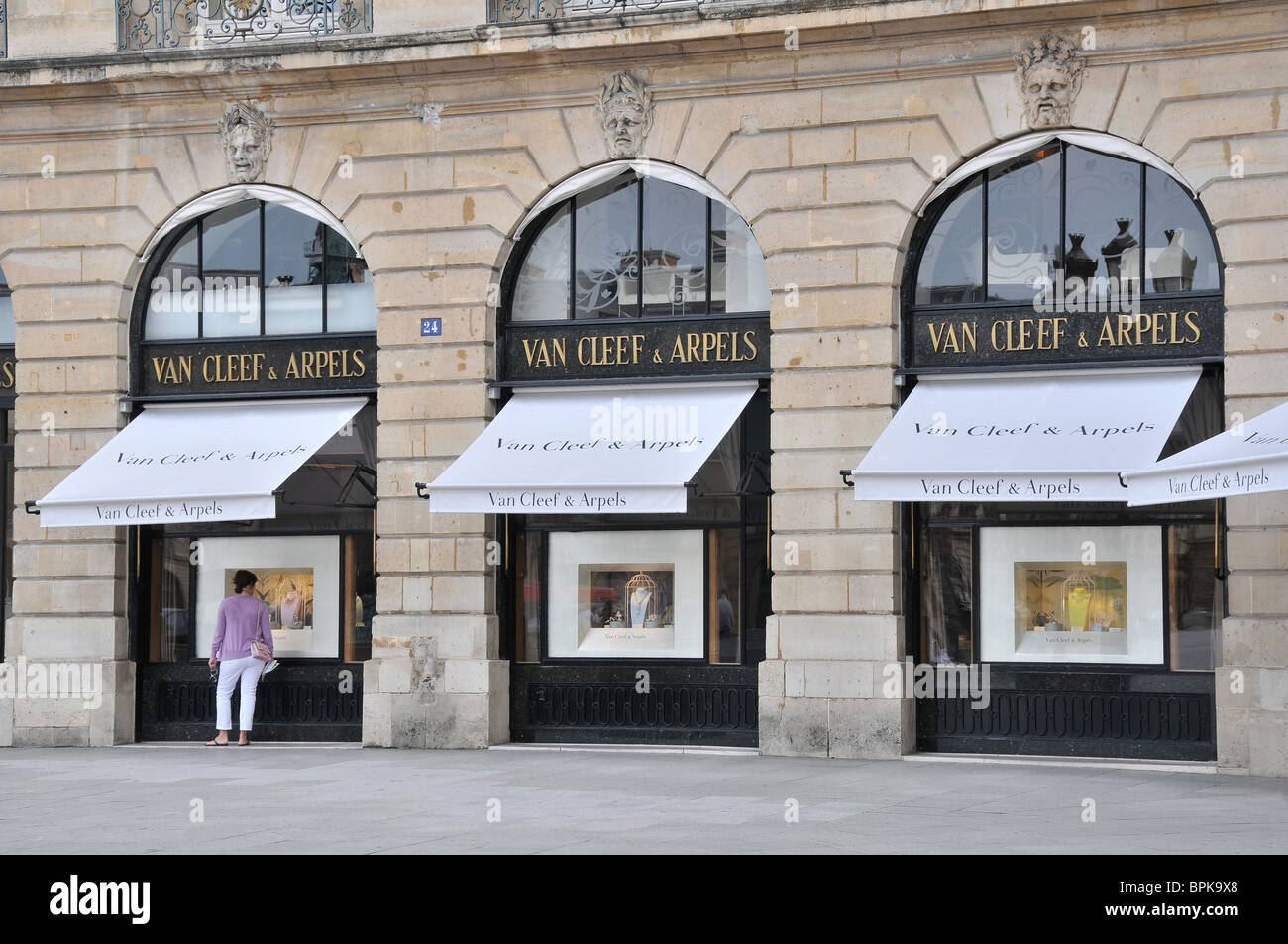 Van Cleef and Arpels store Paris France Stock Photo - Alamy