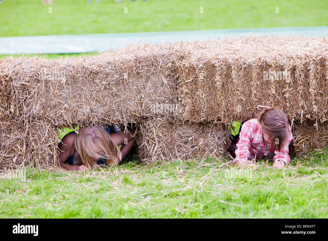 Hay bale racing hi-res stock photography and images - Alamy