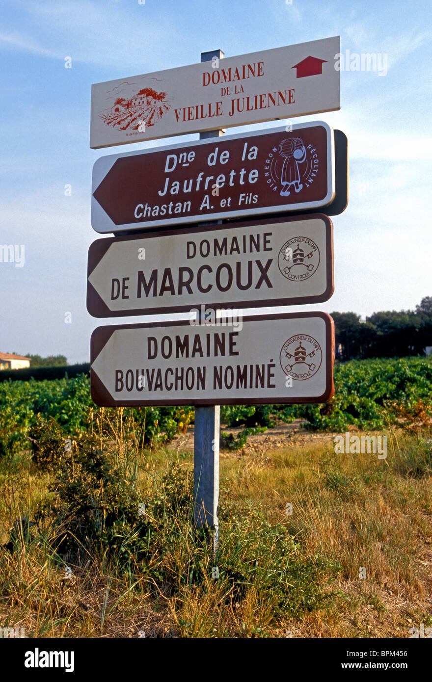 signpost, wine tasting, wine degustation, wine cellar, town of