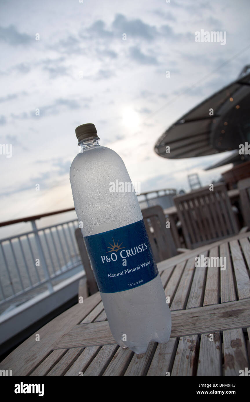 https://c8.alamy.com/comp/BPM9H3/a-large-chilled-po-cruises-still-mineral-water-bottle-on-a-table-at-BPM9H3.jpg
