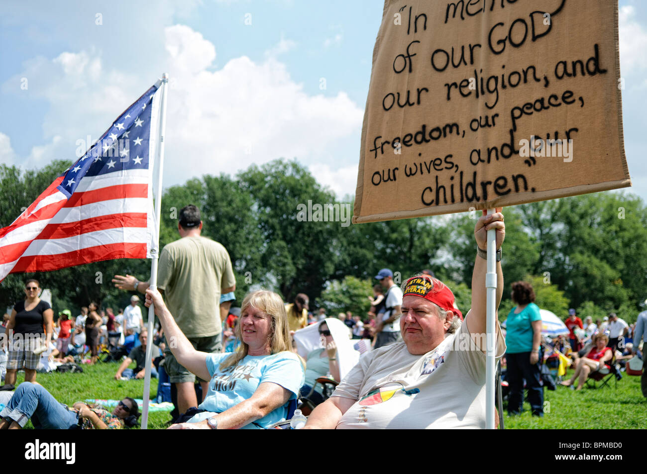 Conservative speakers hi-res stock photography and images - Alamy