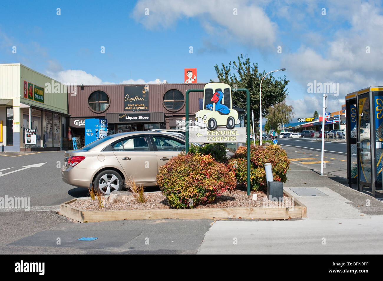 Sign signage art katikati hires stock photography and images Alamy