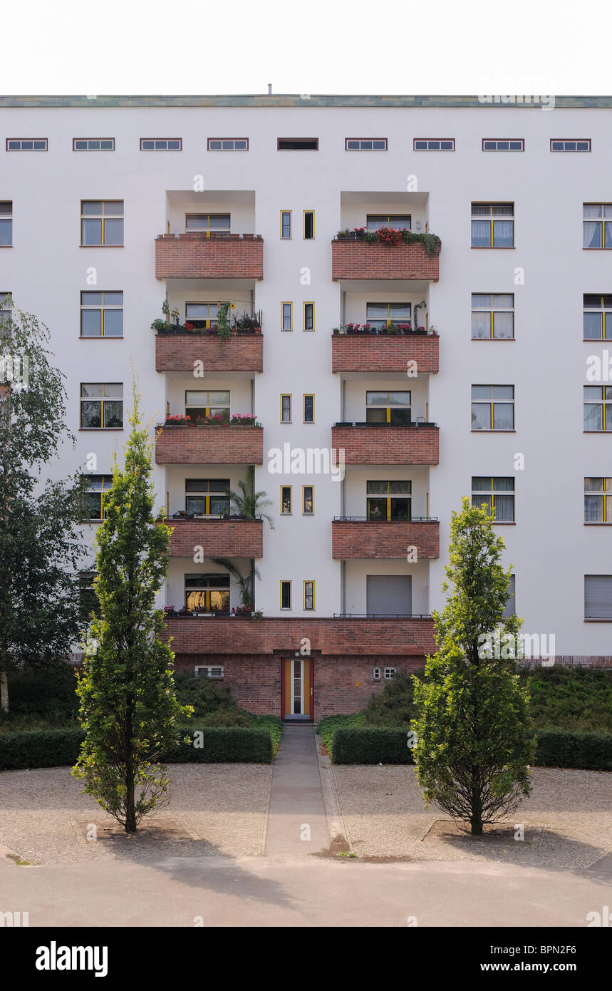 Schoenlanker Strasse Berlin Modernism Housing Estate, Ernst-Fuerstenberg-Strasse, Prenzlauer Berg, Pankow, Berlin, Germany. Stock Photo
