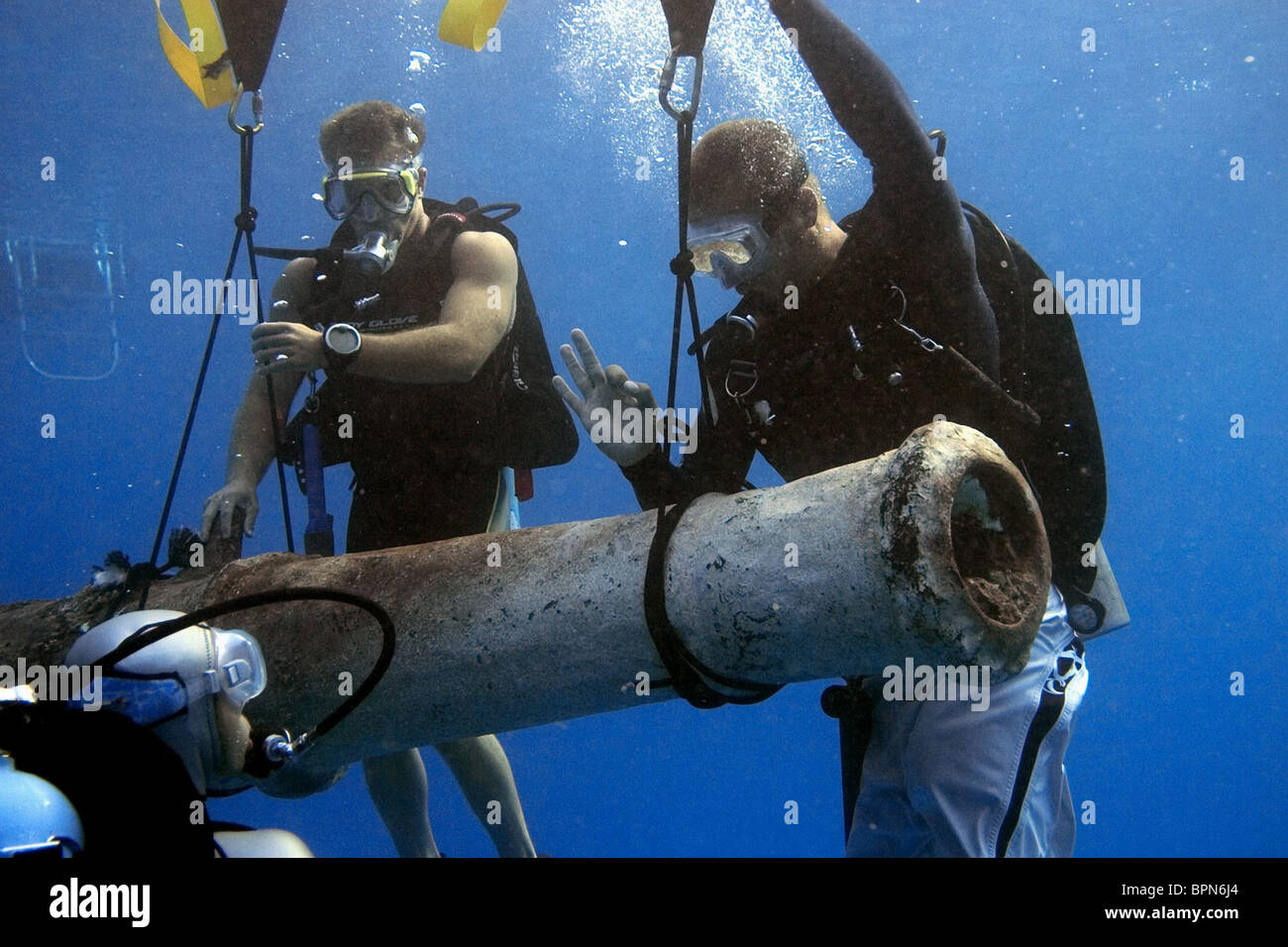 SCOTT CAAN & PAUL WALKER INTO THE BLUE (2005 Stock Photo ...