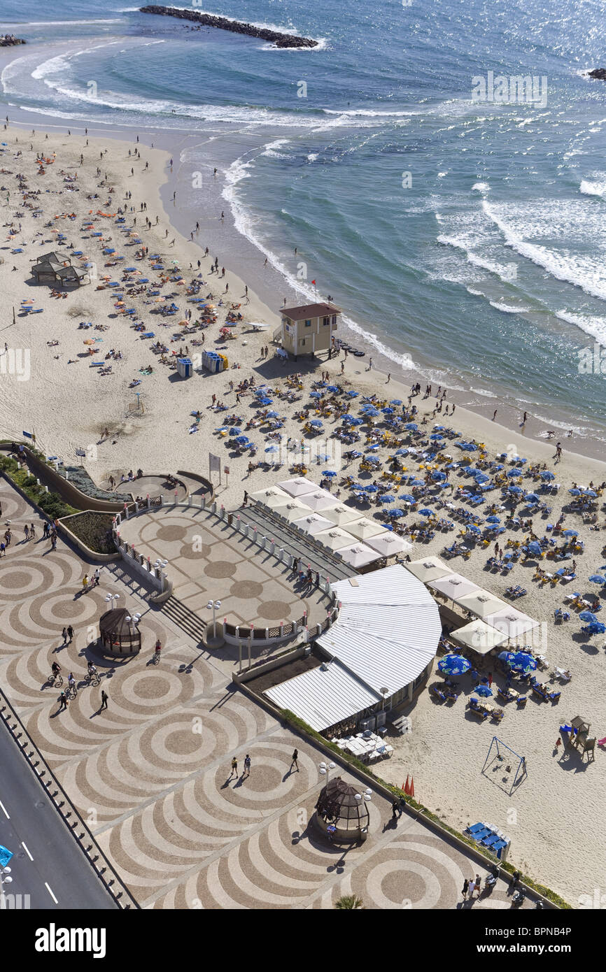 People at the Tayelet seaside promenade and on the Frishman beach, Tel Aviv, Israel, Middle East Stock Photo