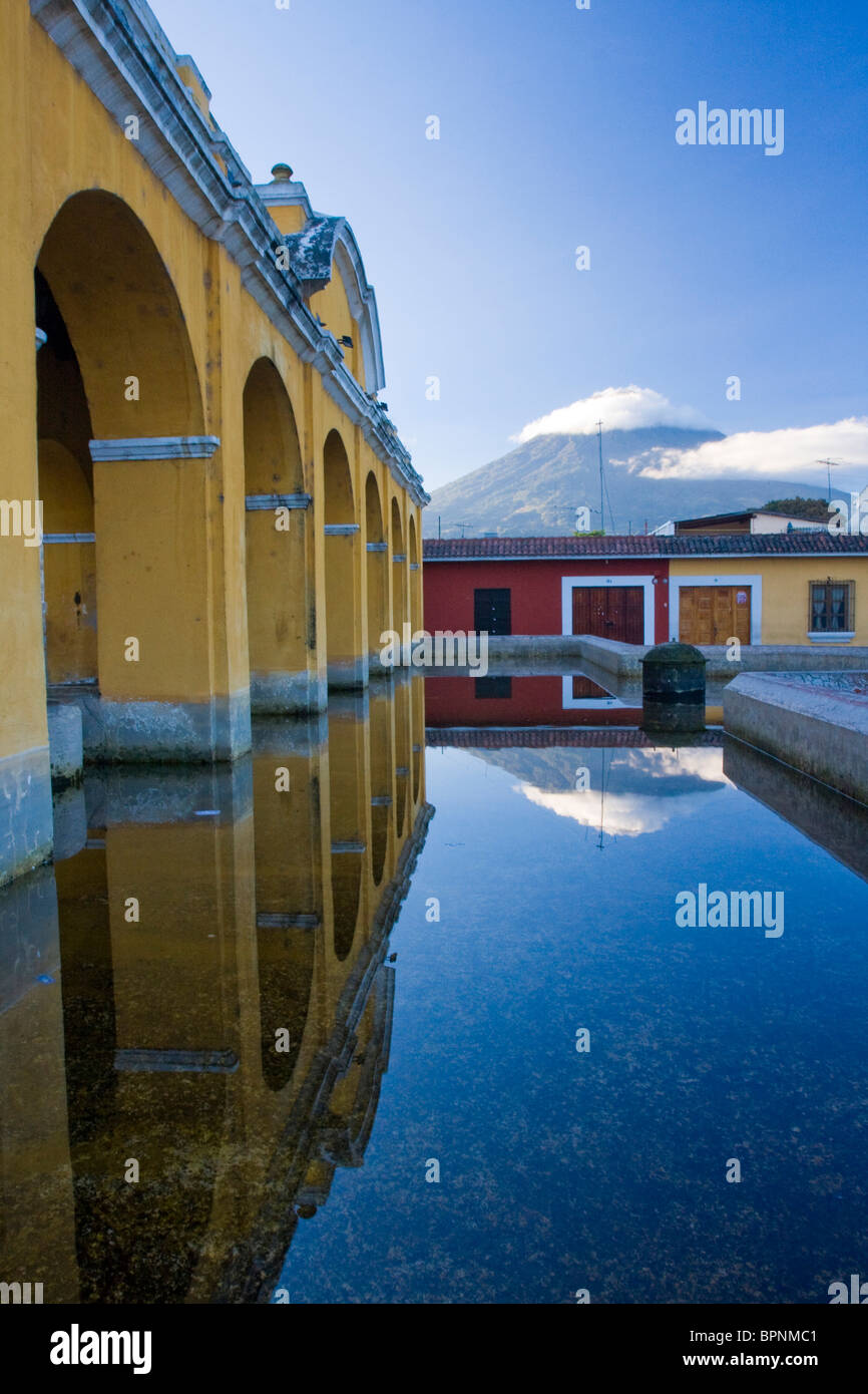 Central America, Guatemala, Antigua. Public wash basins where the local women do their laundry. Stock Photo