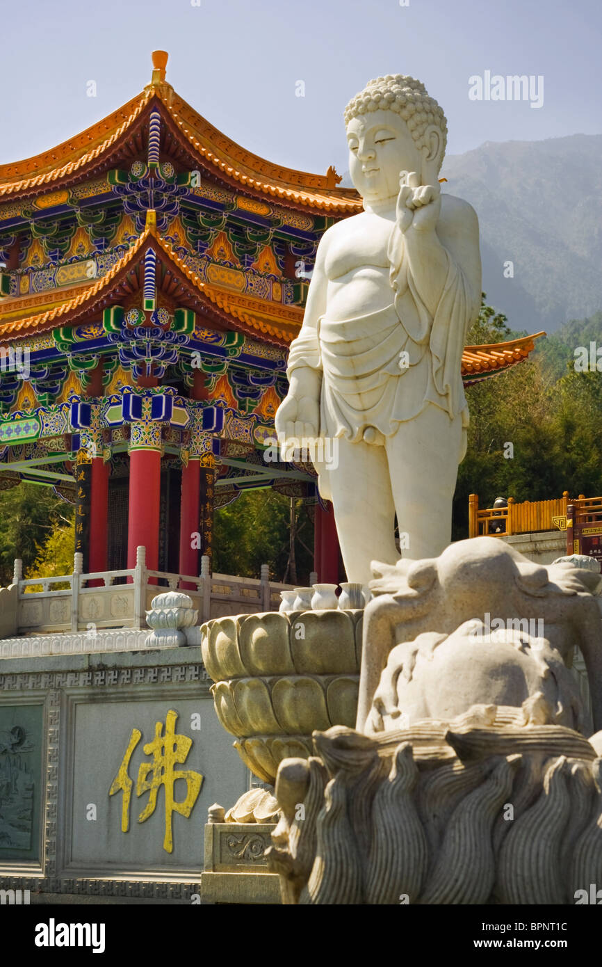 Black dragon temple hi-res stock photography and images - Alamy