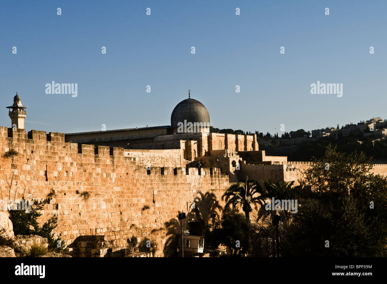 Al Aqsa mosque and the old city wall of Jerusalem Stock Photo Alamy