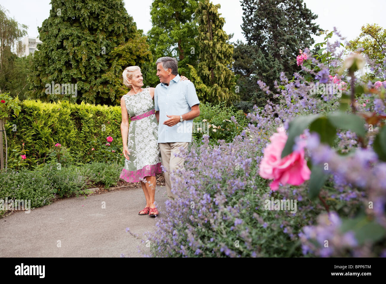 Walking in his garden with his wife hi-res stock photography and images ...