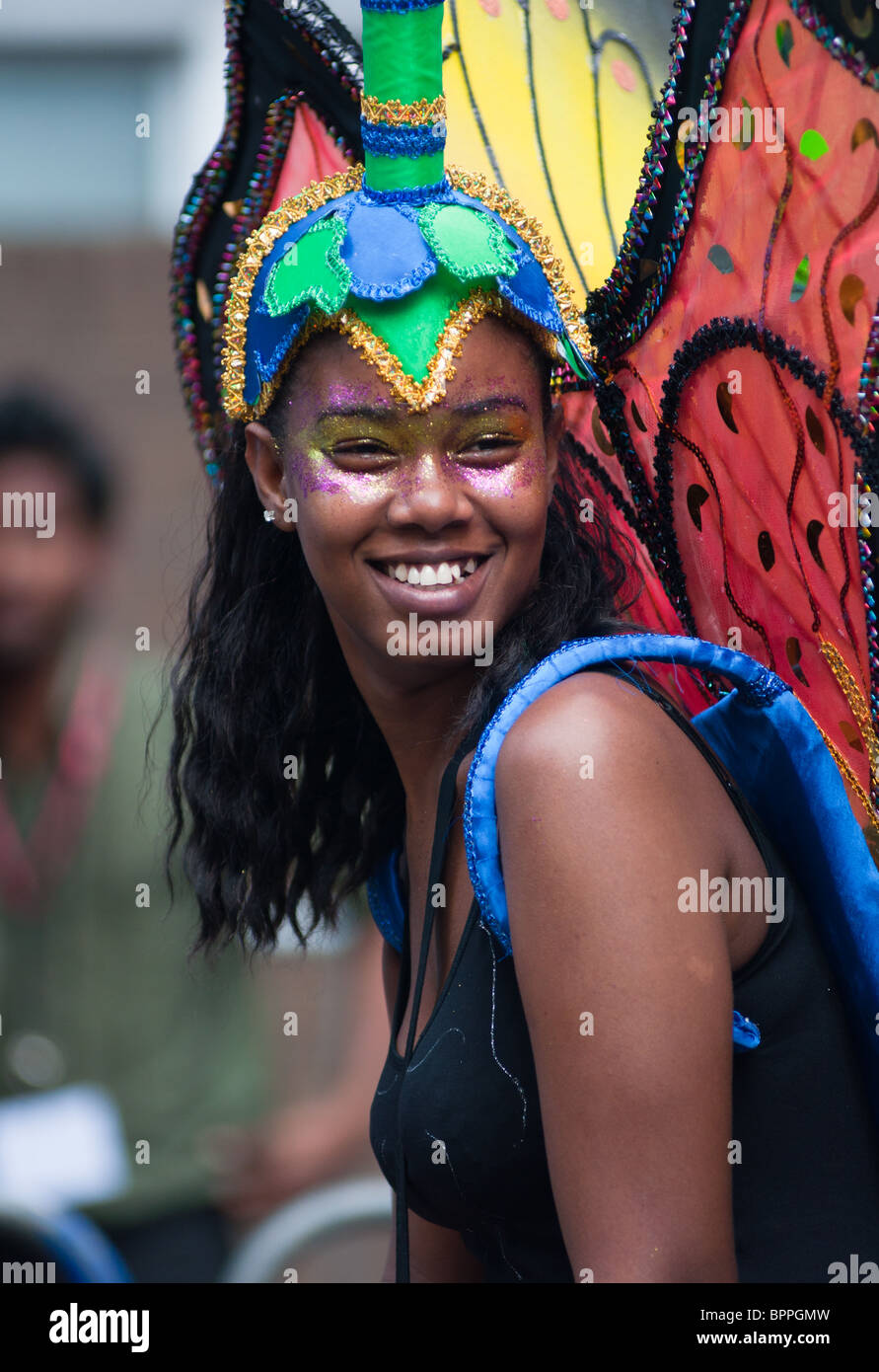 Carnival girls in costume hi-res stock photography and images - Alamy