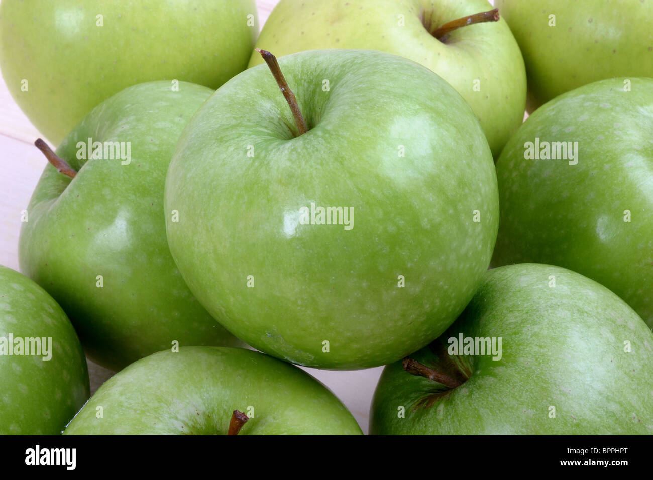 Granny Smith apples Stock Photo Alamy