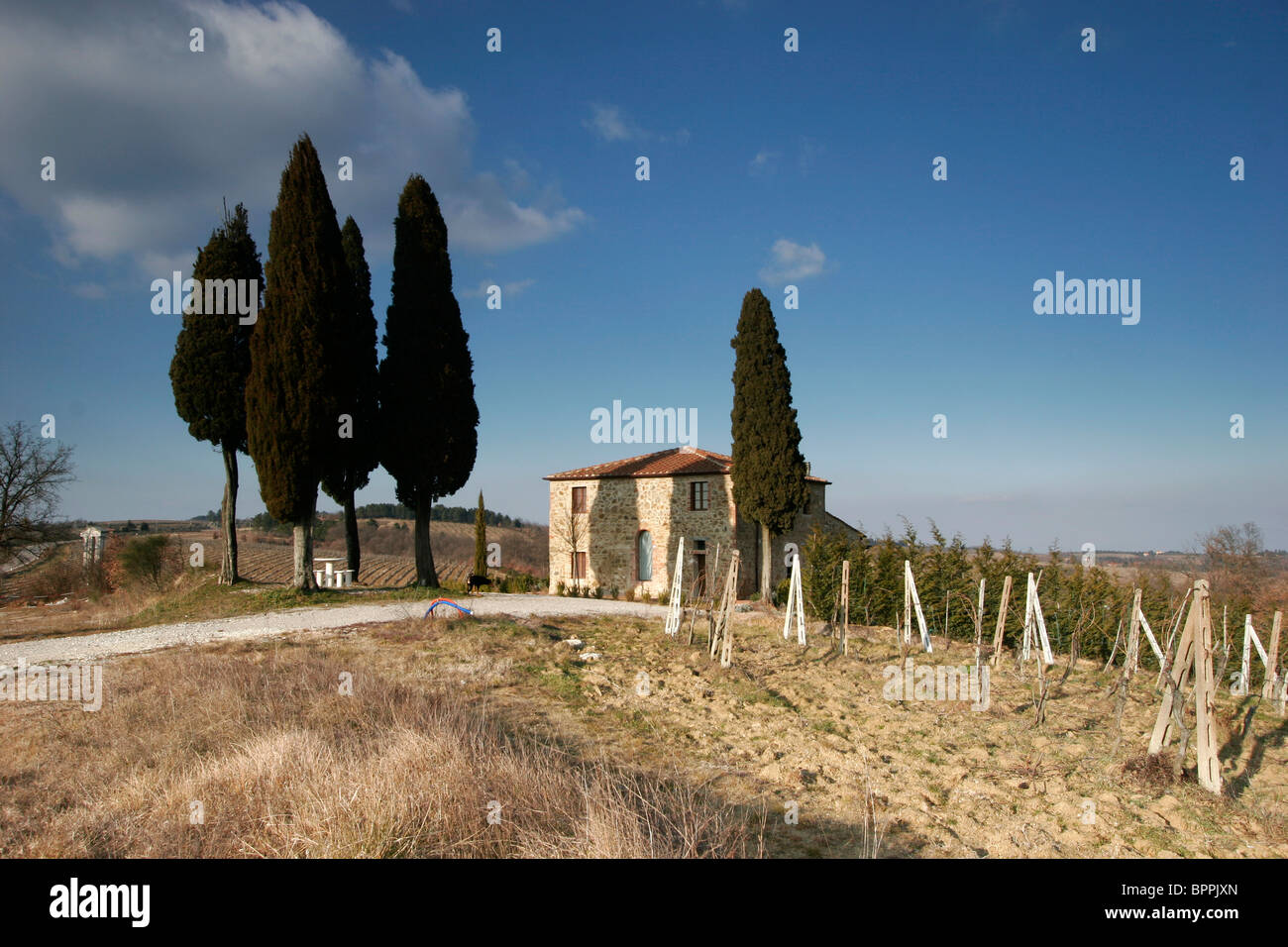 Tuscany landscape farm and house ITALY Stock Photo - Alamy