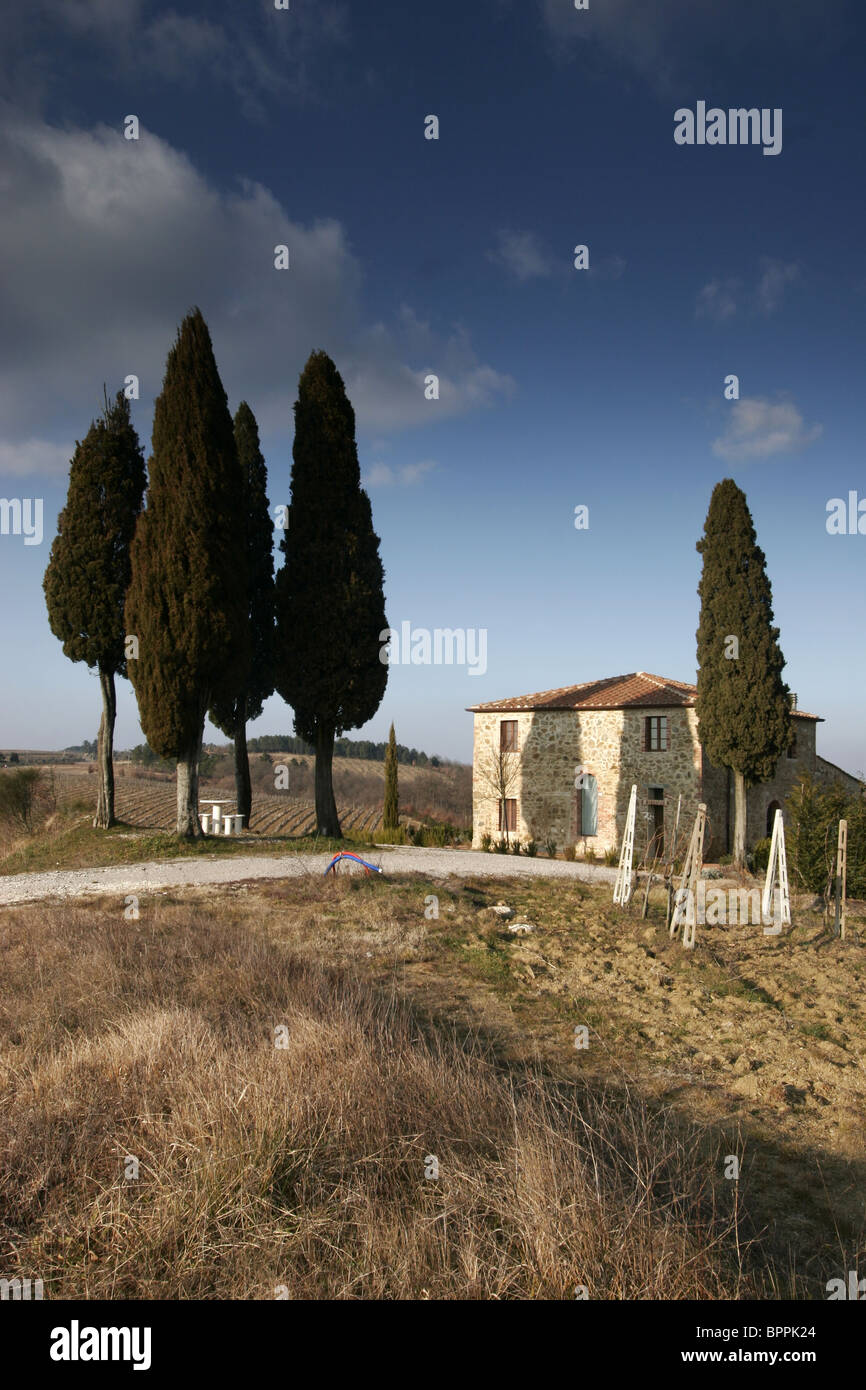 tuscany landscape farm and house ITALY Stock Photo - Alamy