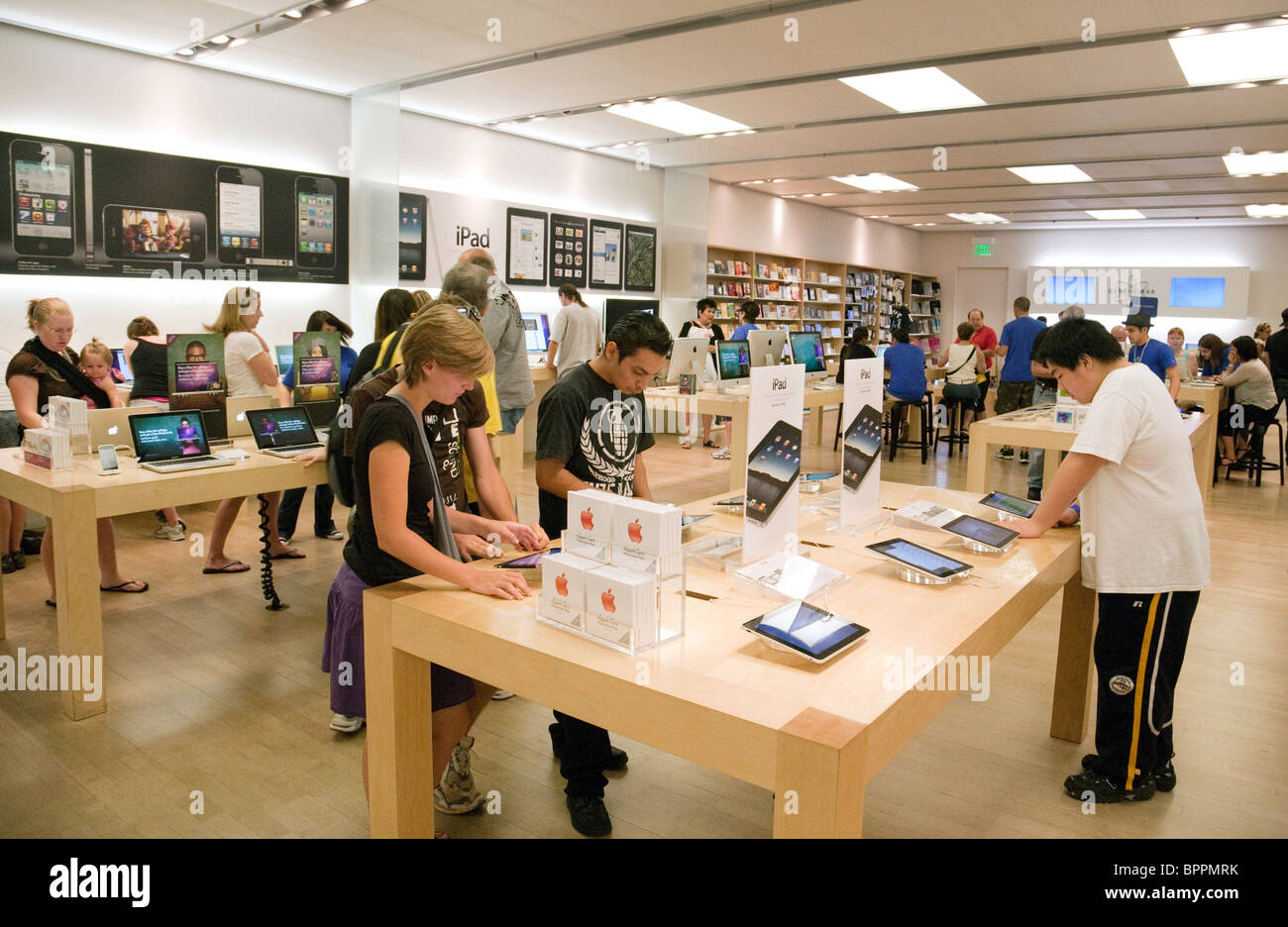 apple store las vegas: caesar palace + fashion show mall edition