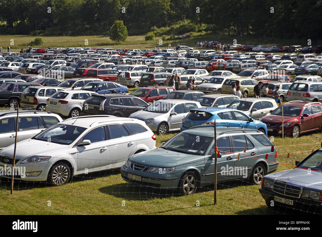Car parking lot hi-res stock photography and images - Alamy