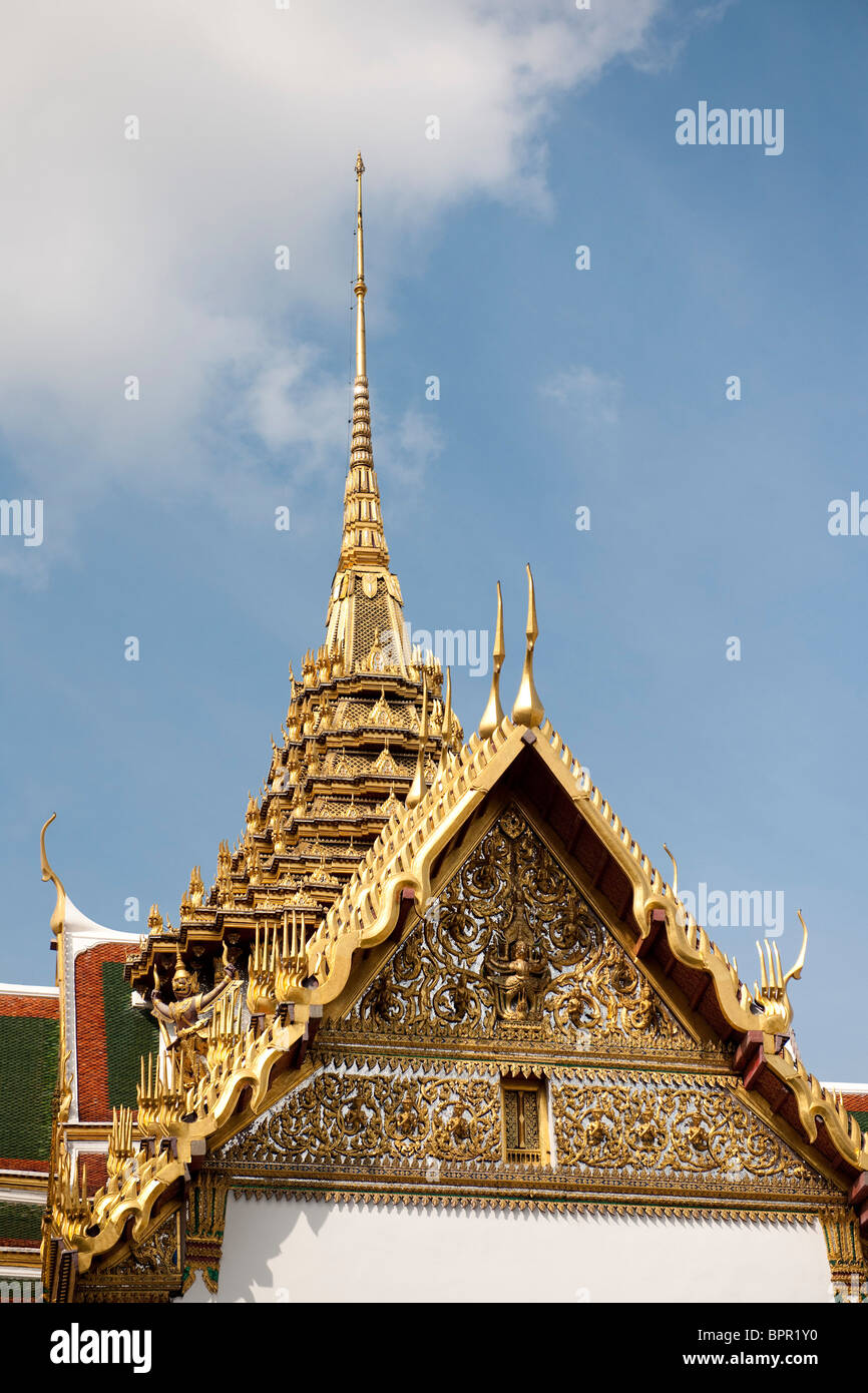 The cruciform Dusit Maha Prasat throne hall, Governement building, Grand Palace, Bangkok, Thailand Stock Photo