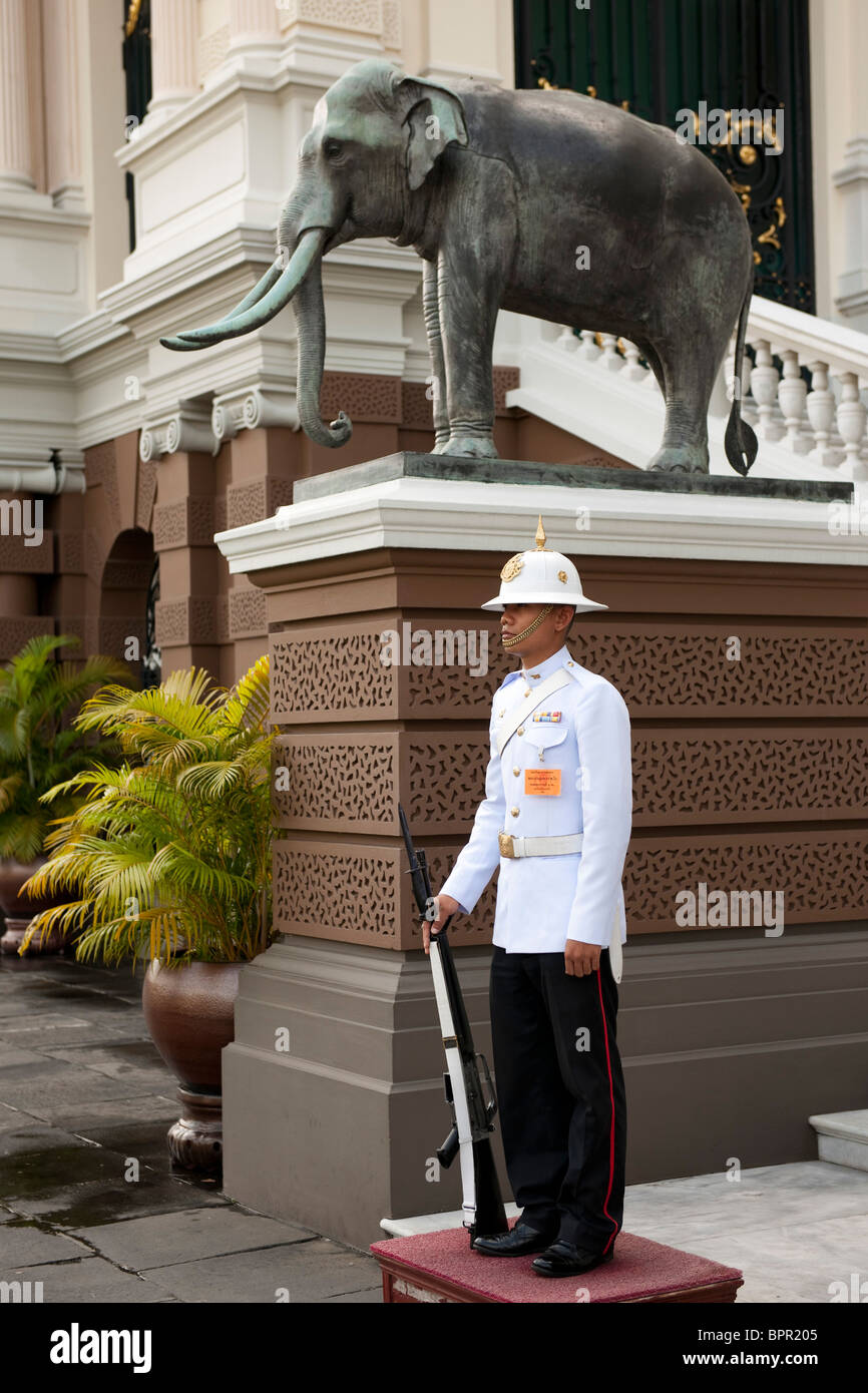 Guard at the Governement building, Grand Palace, Bangkok, Thailand Stock Photo