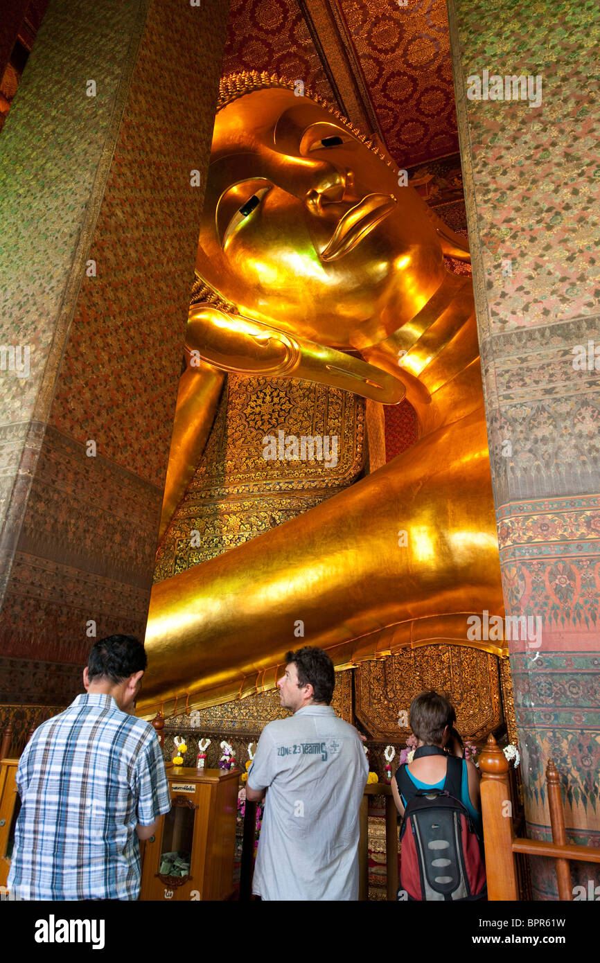 Reclining Buddha, Wat Pho, 17th century temple, Bangkok, Thailand Stock Photo