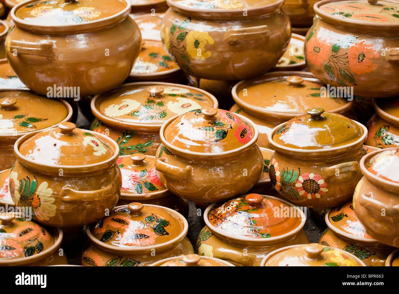 Ceramic pottery for sale hires stock photography and images Alamy