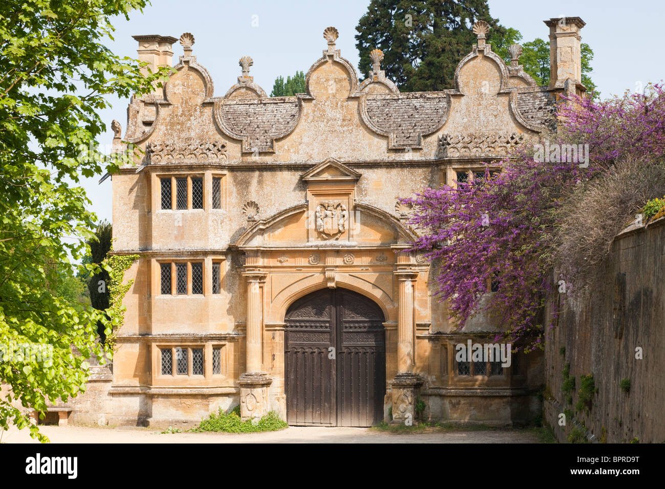 The Jacobean Cotswold stone gatehouse to Stanway House, Stanway, Gloucestershire Stock Photo