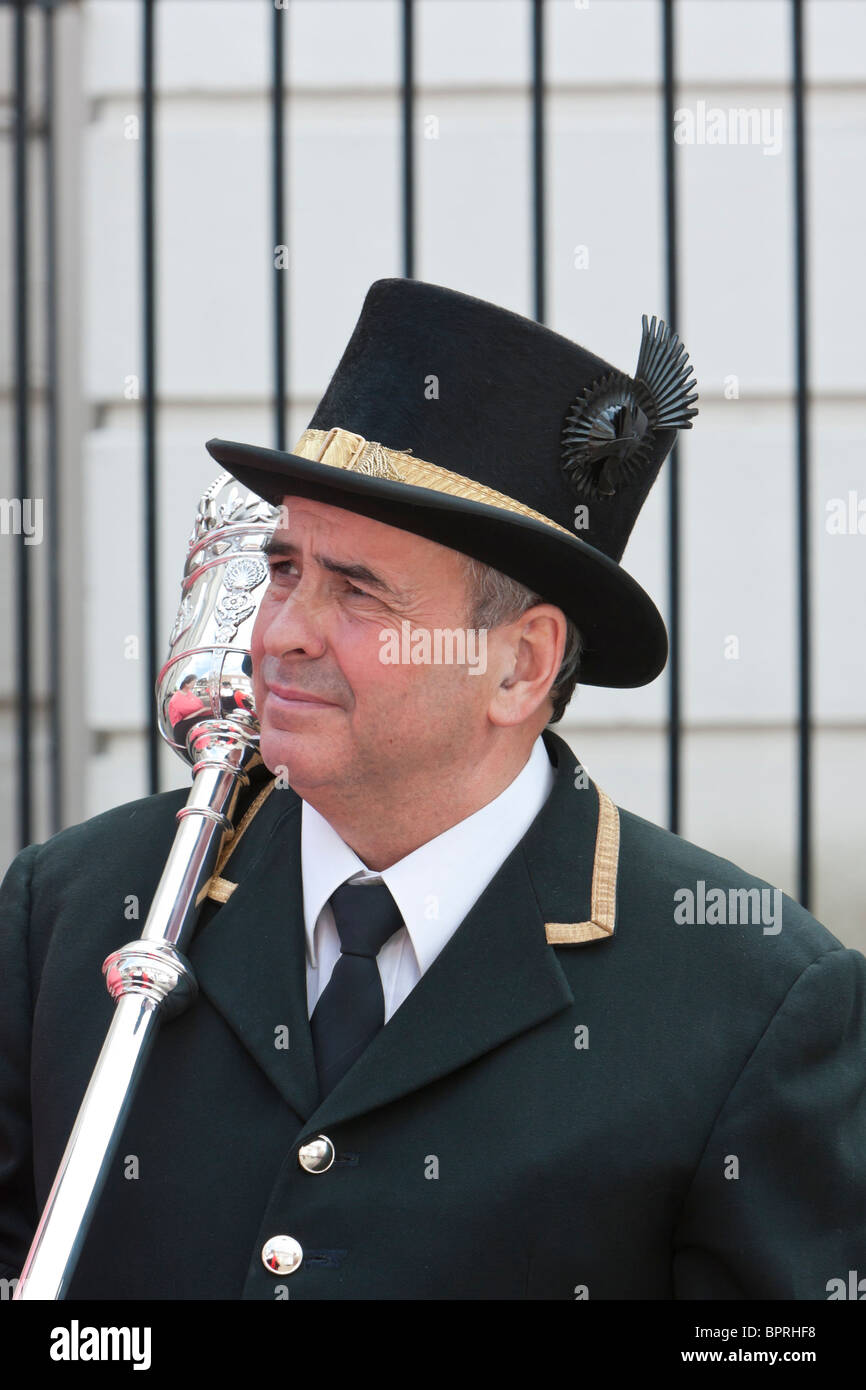 Mace bearer hires stock photography and images Alamy