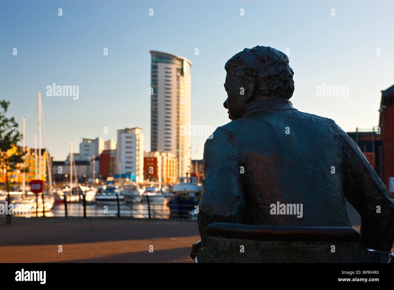 Dylan Thomas Statue Swansea Maritime Quarter Swansea Marina Swansea ...