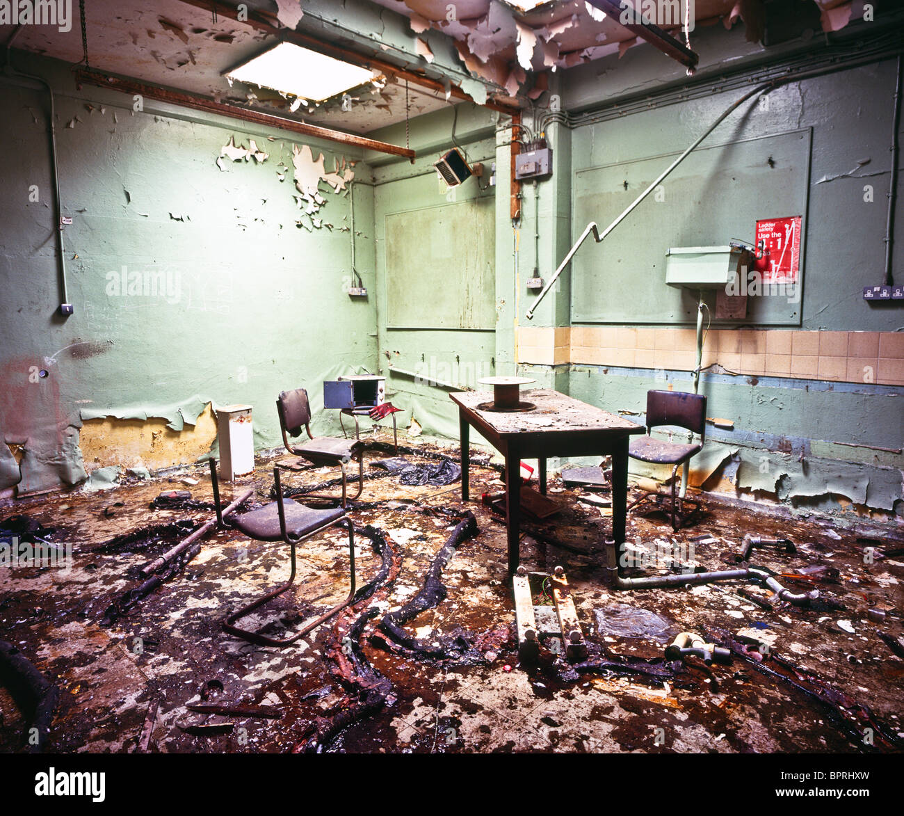 abandoned dirty office Stock Photo - Alamy