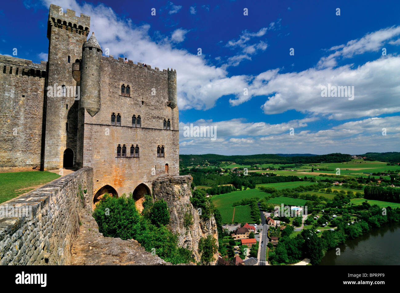 France: Chateau de Beynac and river Dordogne Stock Photo - Alamy