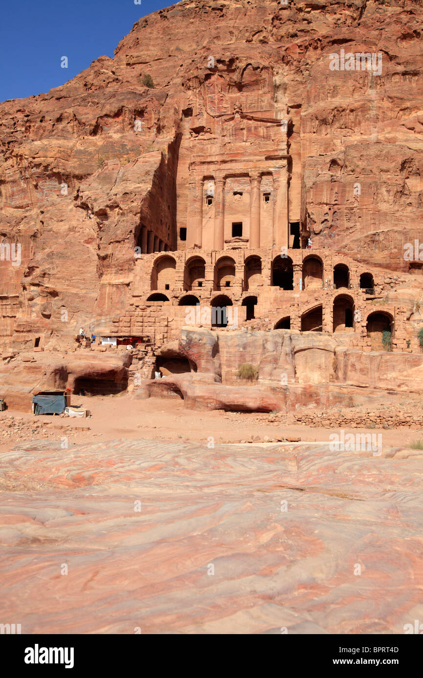 The urn tomb of the rock city of petra hi-res stock photography and ...