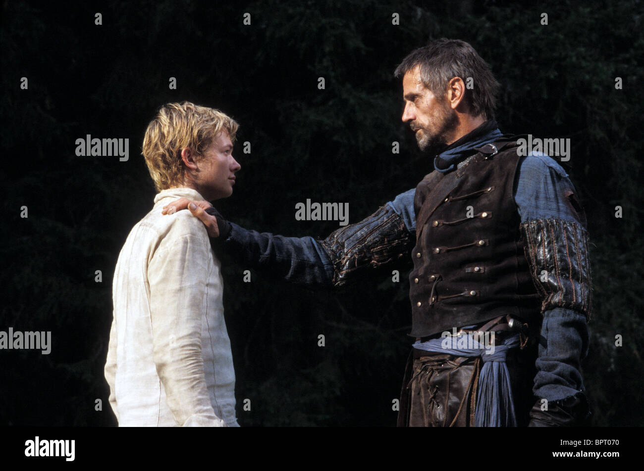 ED SPELEERS & JEREMY IRONS ERAGON (2006 Stock Photo 31259844 Alamy
