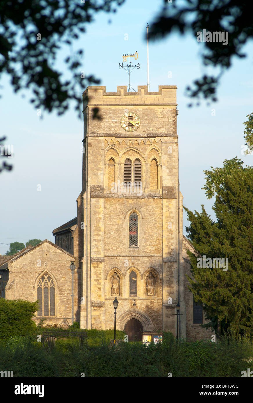 Church exterior hi-res stock photography and images - Alamy