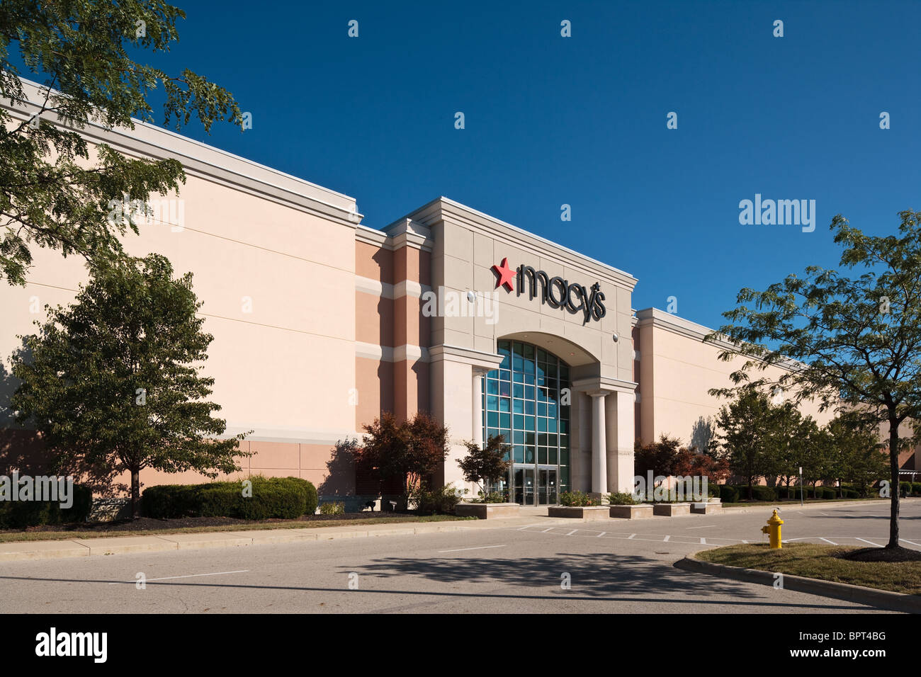 Polaris Fashion Place Premier Indoor Mall in Columbus, Ohio 5 Polaris Fashion Place Premier Indoor Mall in Columbus, Ohio 4