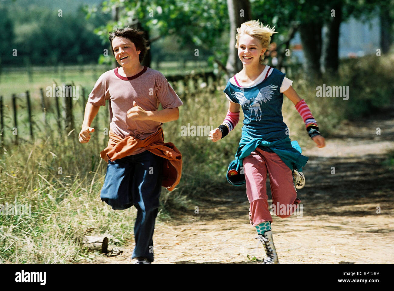 Josh Hutcherson Annasophia Robb Bridge To Terabithia 2007 Stock Photo Alamy