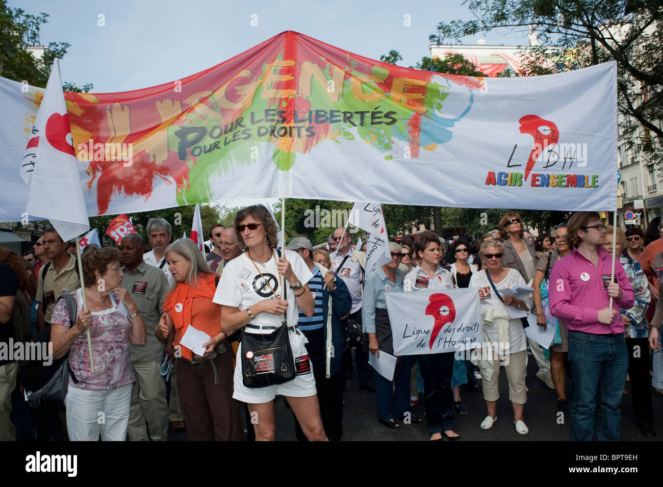 Paris, France, Crowd Holding Activist Protest Signs and Banners, 'League of Rights of Man' protest Against Sarkozy Government Decision to Expel Foreign Gypsies, Romas, from France Stock Photo