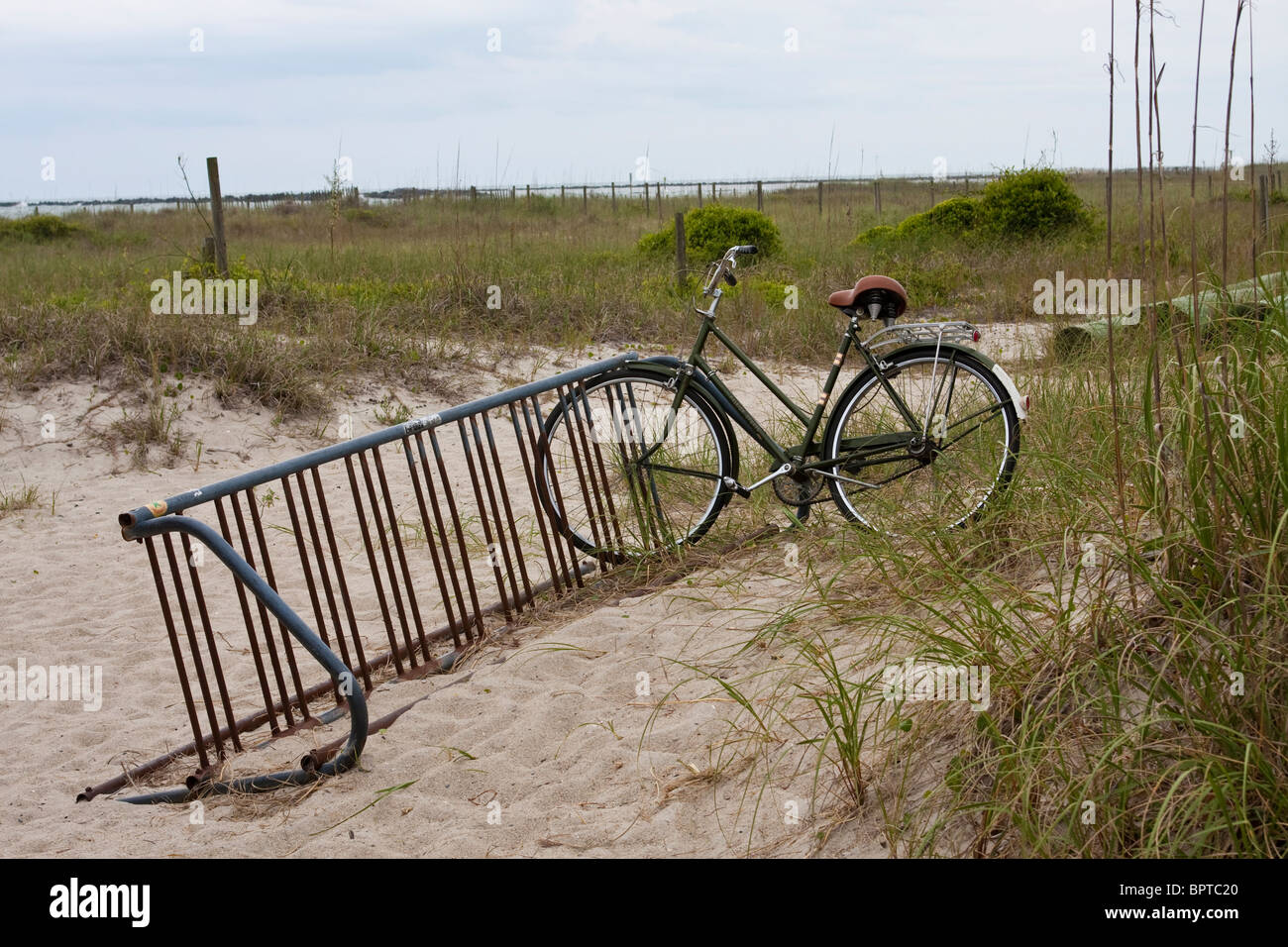 Lone beach bike at Wrightsville Beach, North Carolina Stock Photo Alamy