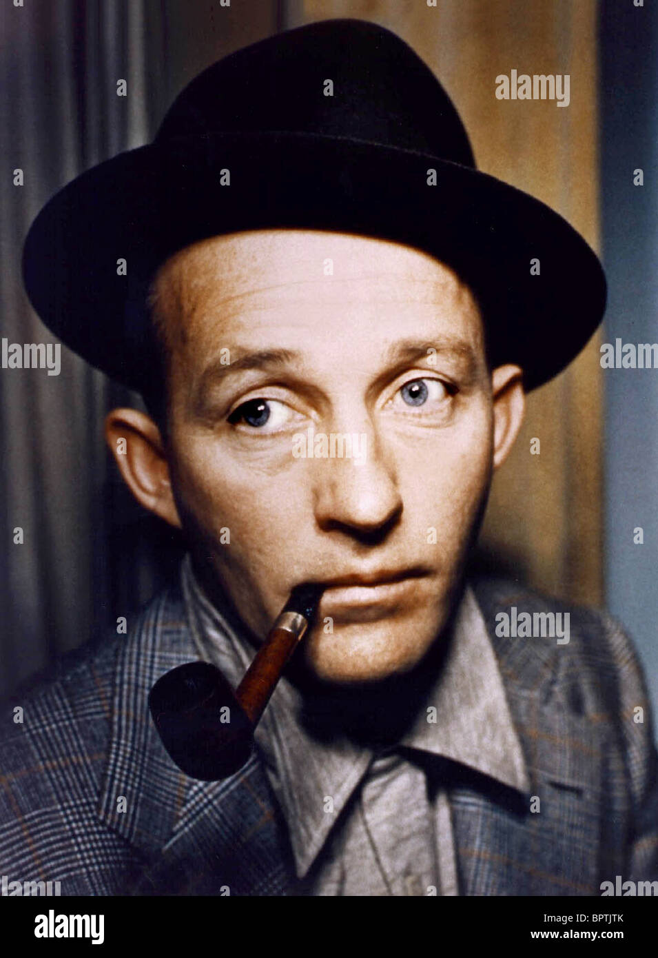 BING CROSBY ACTOR SINGER & DANCER (1945 Stock Photo Alamy